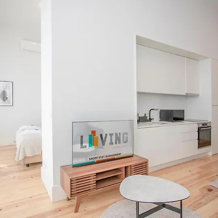 Liiiving In - View *