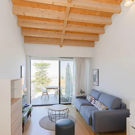 Liiiving In - View Apartment