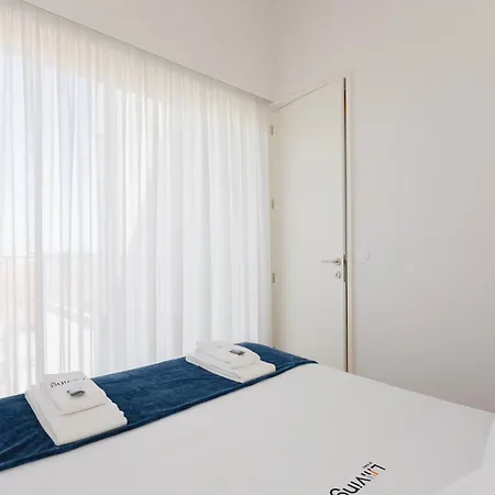 Liiiving In - View